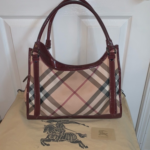 Burberry Handbags - Burberry ashmore shoulder bag